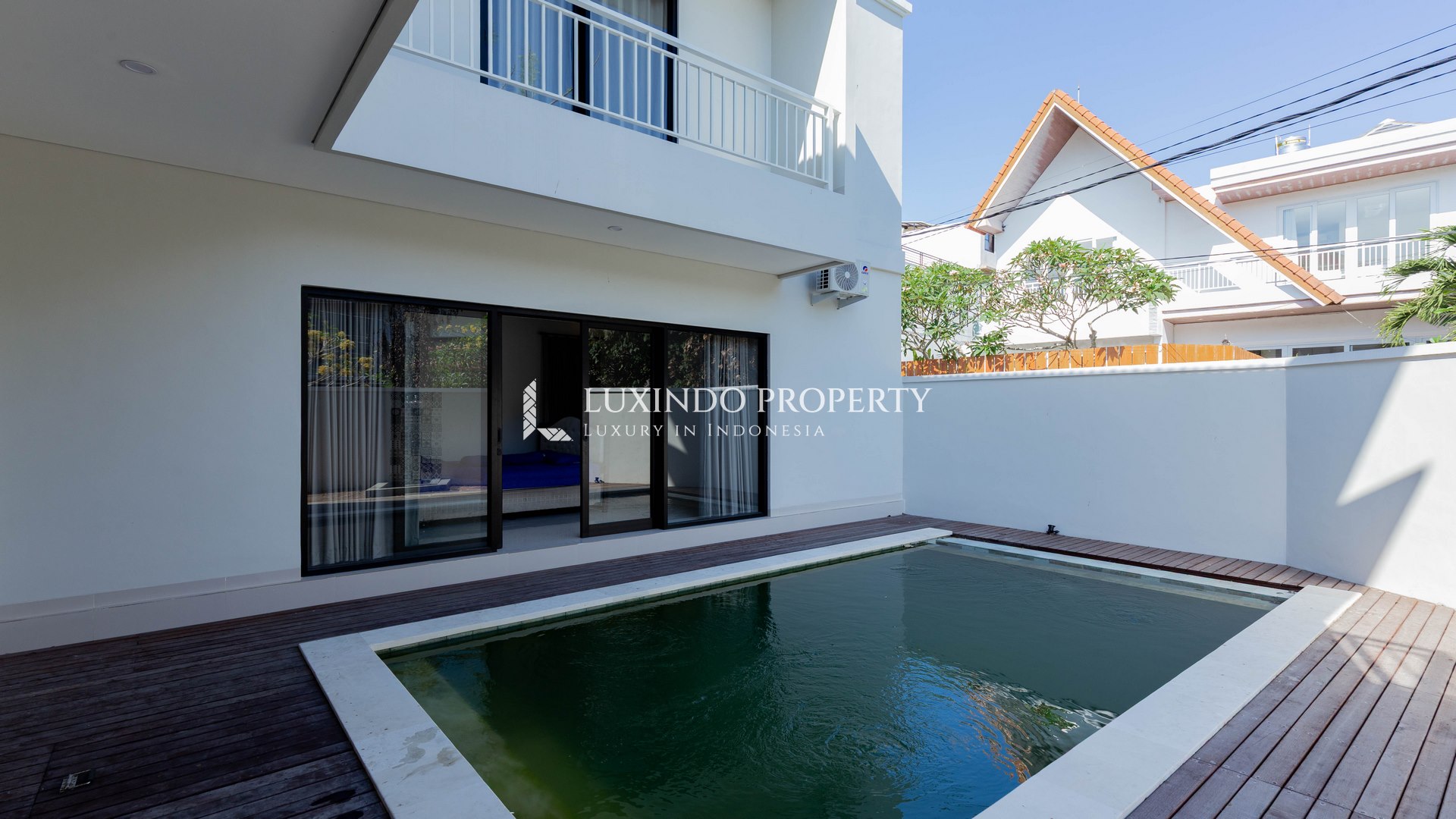TUMBAK BAYUH - MODERN 3-BEDROOM VILLA FOR YEARLY RENTAL (RV504)
